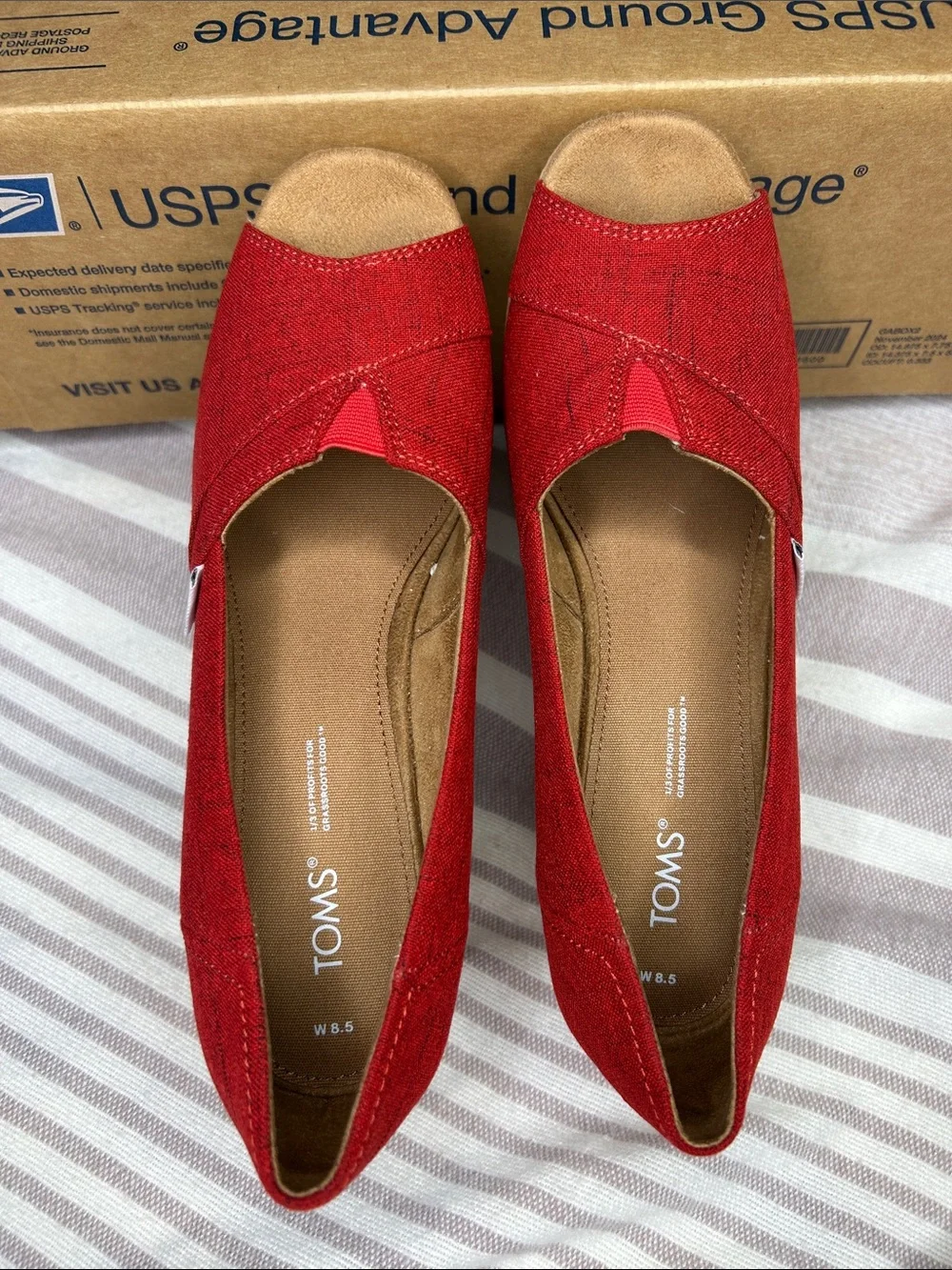 TOMS Red Cork Wedge Sandals Women’s Size 8.5 Excellent Condition